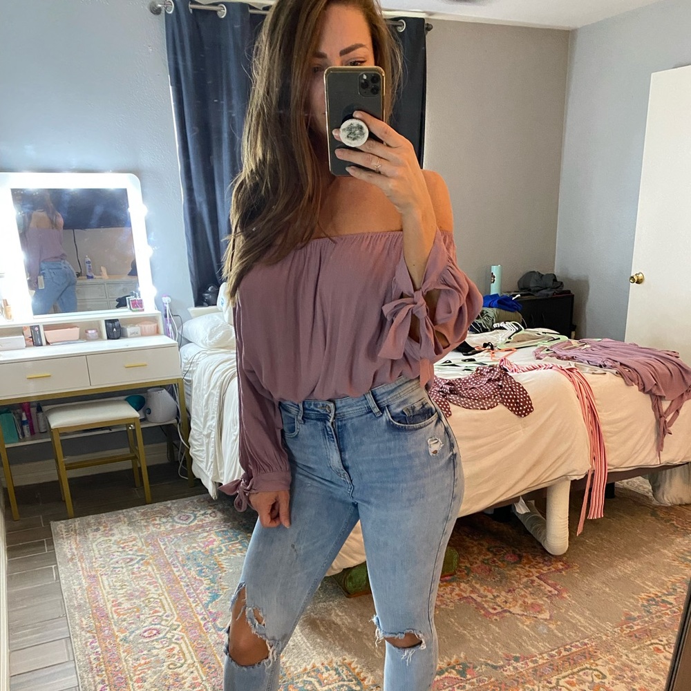 NWT off the shoulder mauve blouse
